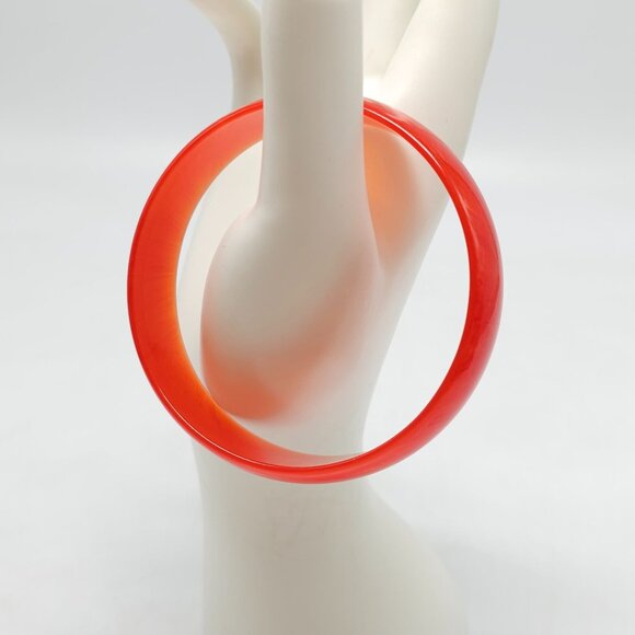 Vintage Orange Red Marbled Lucite Bangle Bracelet - Picture 2 of 5